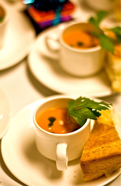 Przepisy obiadowe – zupa pomidorowa